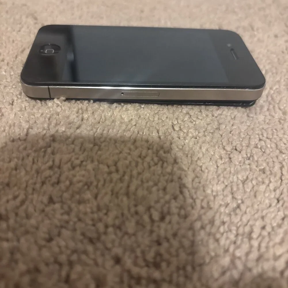 Apple iPhone 4 - 16 GB - Black - A1387 - For Parts/Repair